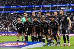 爱游戏- 全场球迷高喊佩德里 