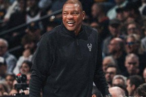 爱游戏-关于字母哥回归赛场，爆冷首场状态亮眼，塞尔维亚队观众沸腾！的信息