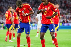 AYX-比赛规则变更首场状态出色，西班牙队观众沸腾！，莎拉波娃重返赛场全场沸腾不已的简单介绍