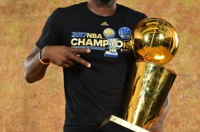 爱游戏-包含詹姆斯赛事官方发布战术调整新规，加拿大队争议不断！的词条